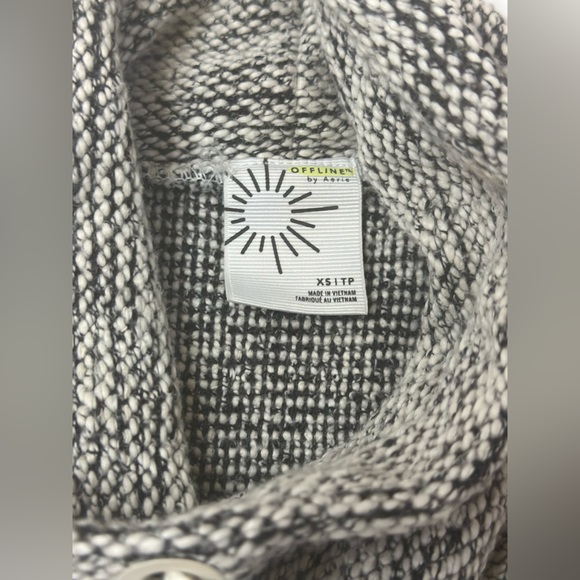 Aerie Snowday mock neck sweatshirt - Picture 4 of 9